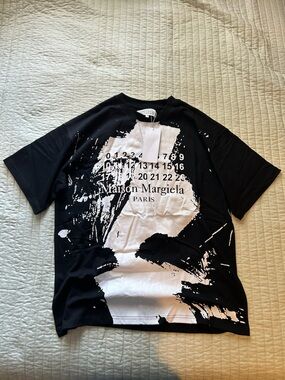 Maison Martin Margiela Black and White Graphic Short Sleeve Tee